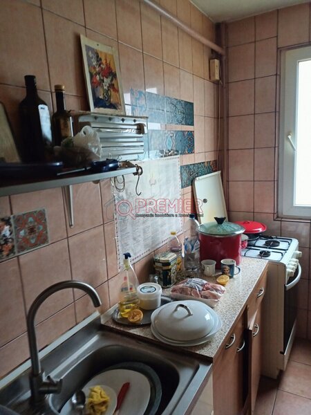 Luica - Resita vanzare apartament 2 camere