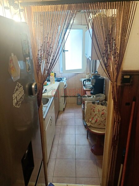 Luica - Resita vanzare apartament 2 camere